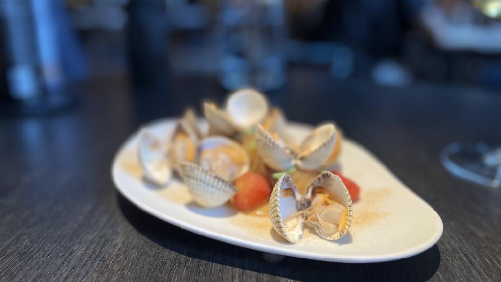 Daikon y berberechos