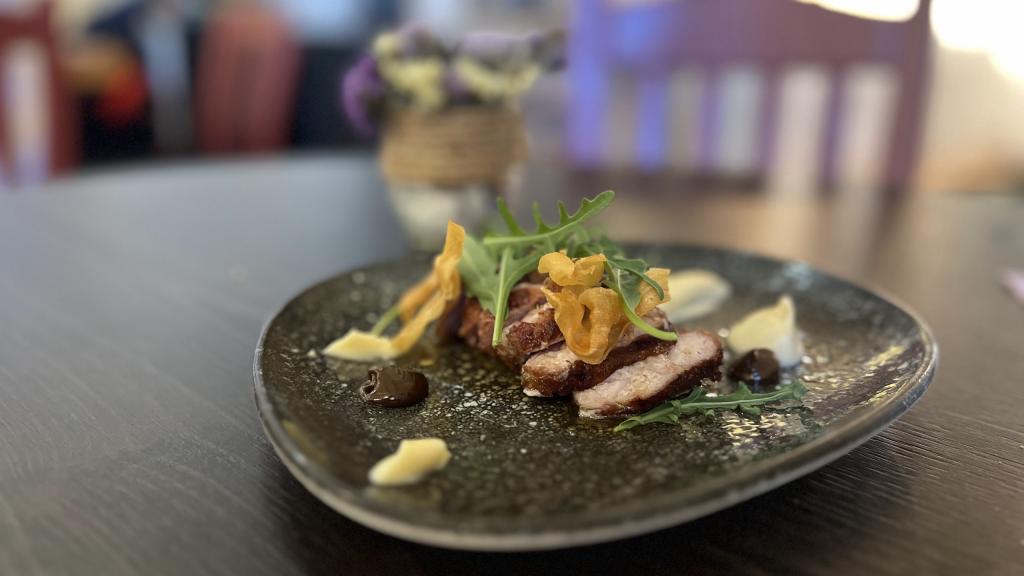 Mollejas con ajo negro y limón