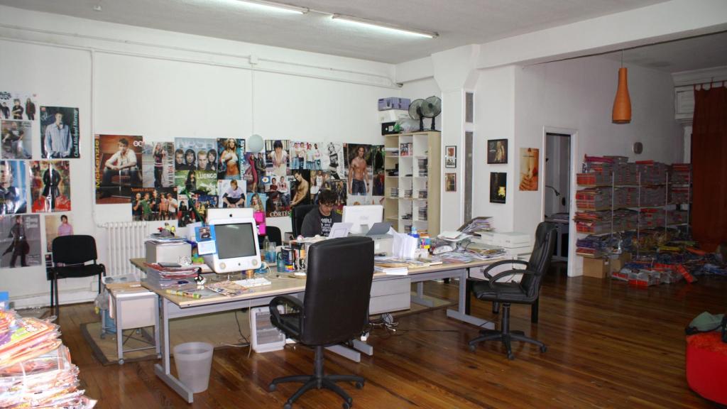 La redacción de la revista donde hacía de consultor sentimental.