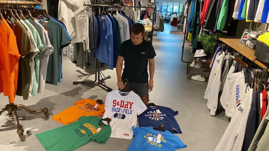 Imagen de la tienda de ropa de Richard.