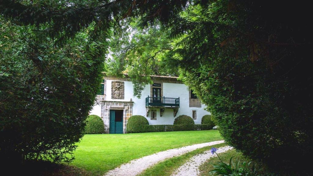 Entrada principal al Pazo de Sergude en Ponteceso. Foto: Pazo de Sergude / Boketé