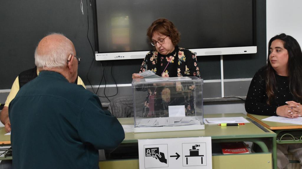 Votaciones en colegio electorales de Zamora