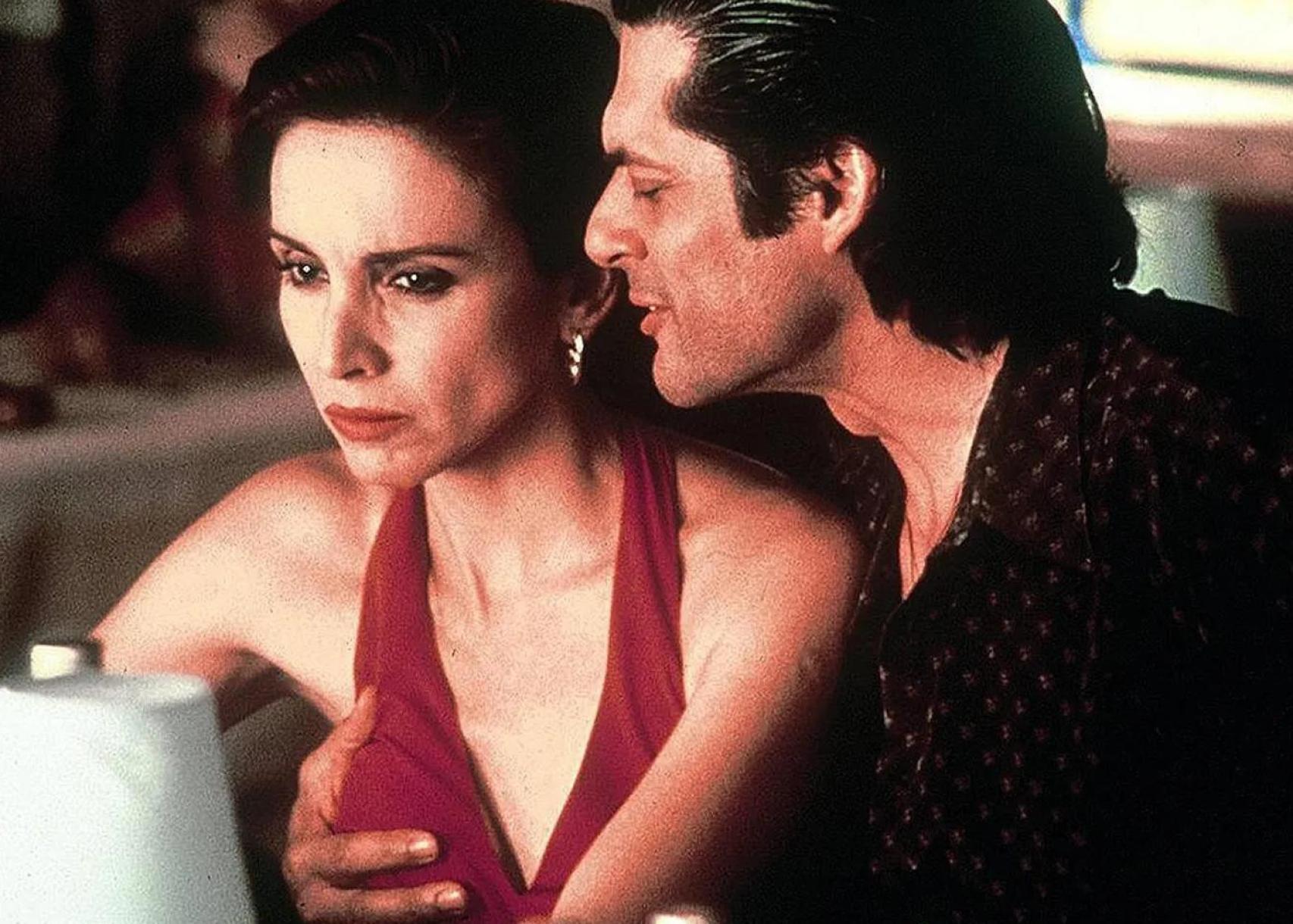 Ana Belén y Georges Corraface en un fotograma de 'La pasión turca'.