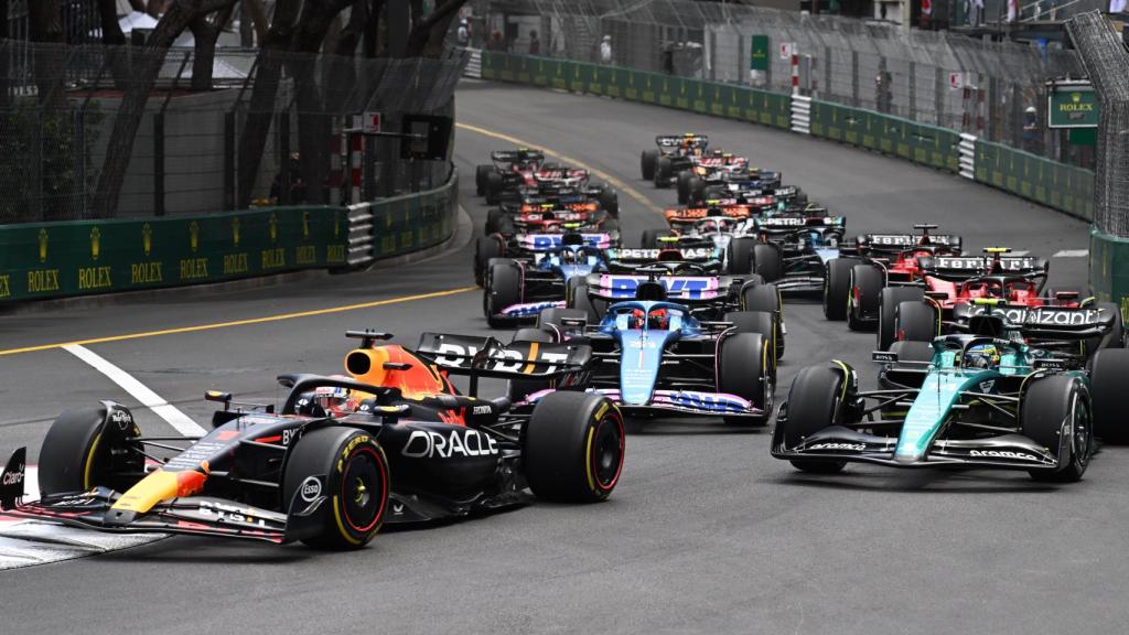 Verstappen, liderando desde el inicio.