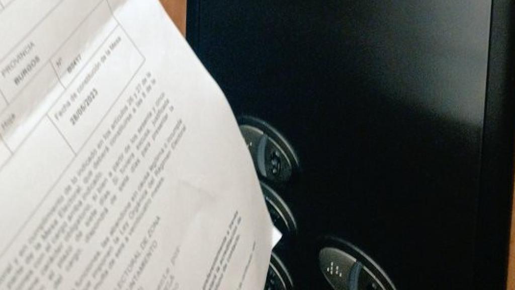 Una vecina de Burgos se queda encerrada en el ascensor cuando se dirigía al colegio electoral como suplente de mesa