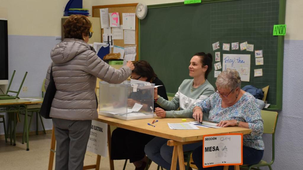 Colegio electoral en Valladolid en imagen de archivo.