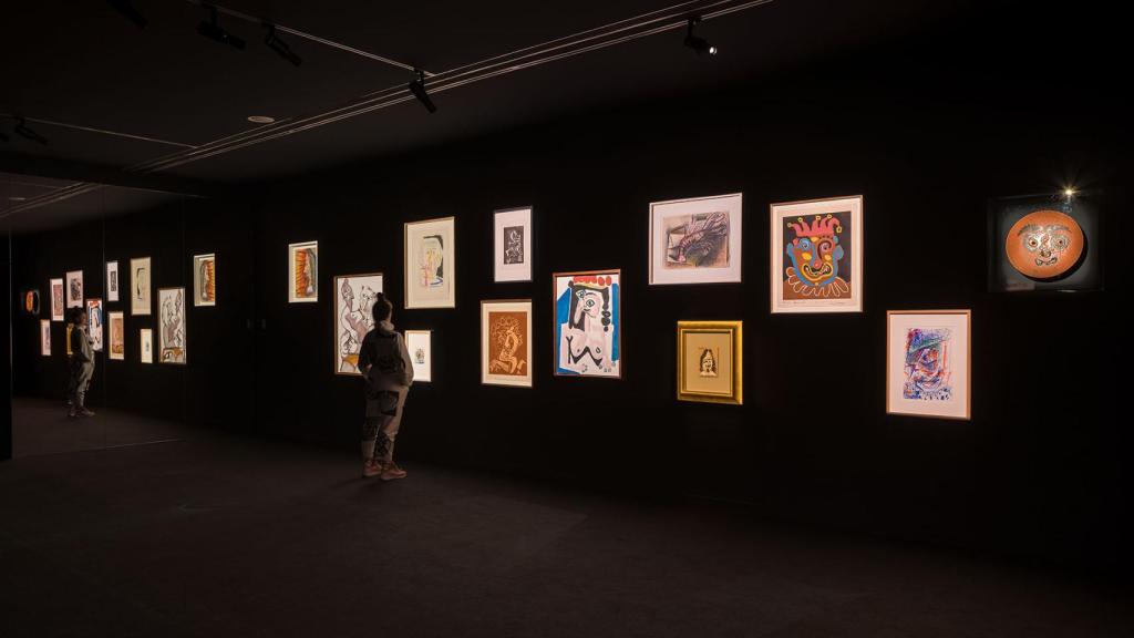 Vista de la pared con las obras de Picasso en La Casa Encendida