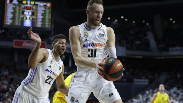 Walter Tavares y Dzanan Musa, en el Real Madrid - Gran Canaria de los playoffs de la ACB 2022/2023