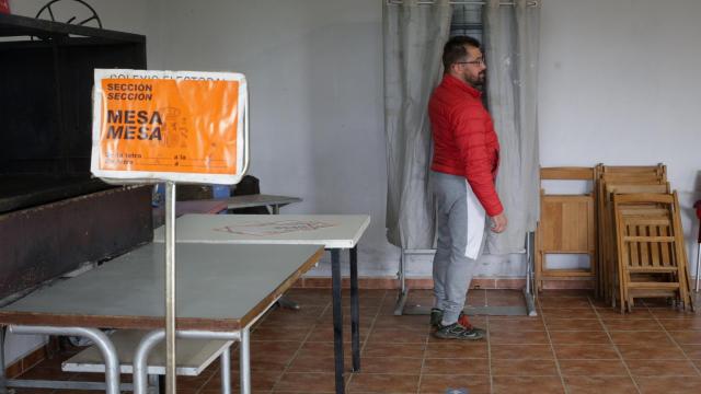 Imagen de una mesa electoral en las elecciones del 28M.