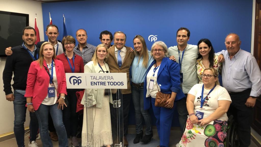 José Julián Gregorio con su equipo.