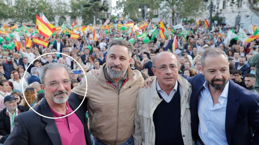 Carlos Flores y Santiago Abascal en una manifestación.