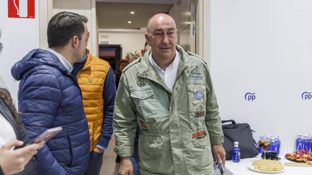 El presidente de la diputación, Miguel Ángel de Vicente, ayer durante la jornada electoral
