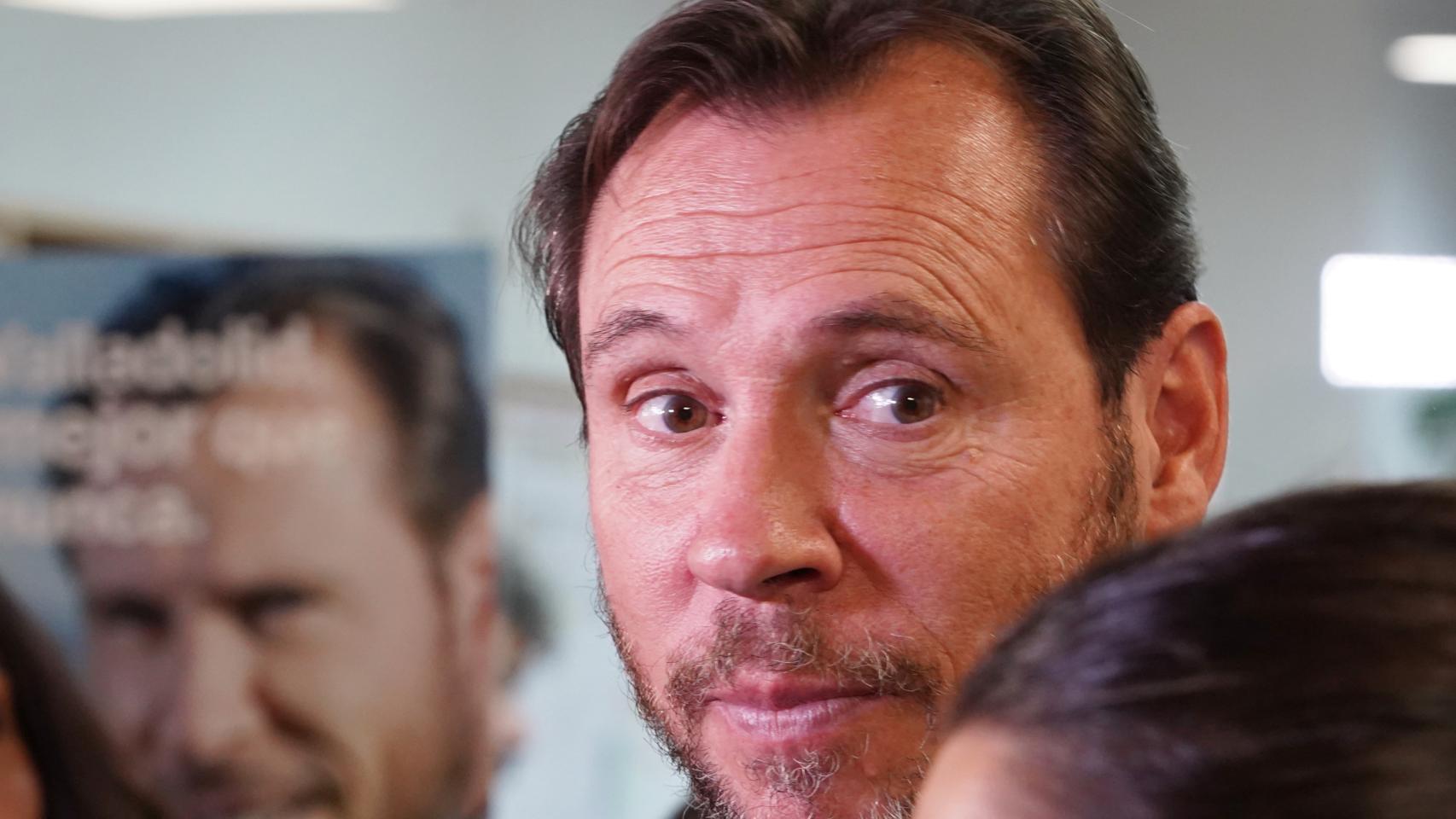 Oscar Puente durante la triste jornada electoral vivida en la sede del PSOE