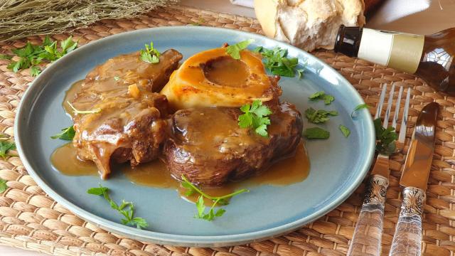 Ossobuco de ternera a la cerveza, la receta de carne melosa con la que no fallarás