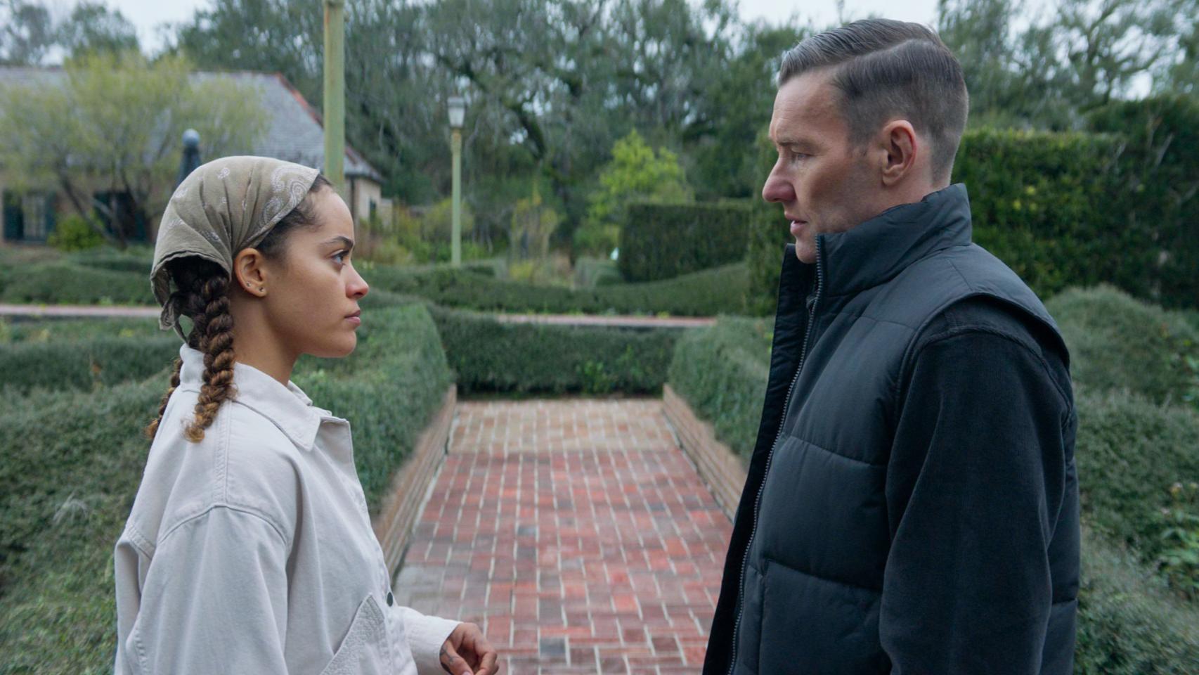 Quintessa Swindell y Joel Edgerton en 'El maestro jardinero'