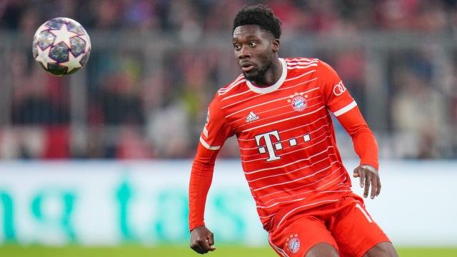 Alphonso Davies, en un partido del Bayern Múnich de la temporada 2022/2023