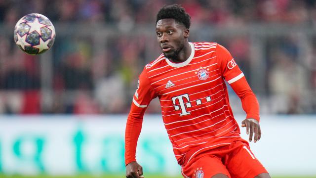 Alphonso Davies, en un partido del Bayern Múnich de la temporada 2022/2023