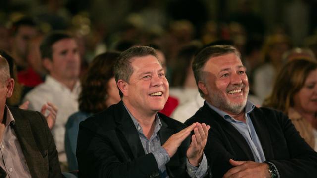 García-Page y Darío Dolz en el acto de cierre de campaña del PSOE.