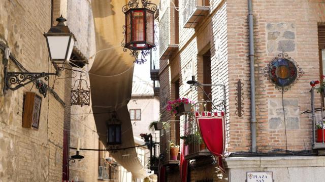 Imagen de los toldos colocados para la fiesta del Corpus en Toledo