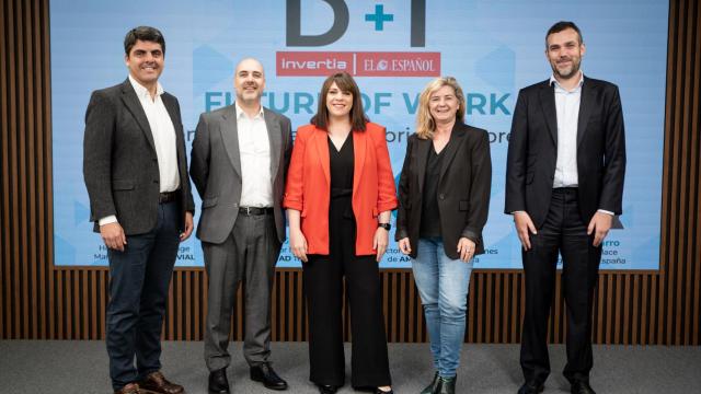 Raquel Guijarro (JLL España), Iñaki Ugarte (Amazon), Alberto Terol (Ferrovial), Jorge González (Randstad Technologies) y Mar Carpena (D+I - EL ESPAÑOL) en la mesa redonda sobre el futuro del trabajo.