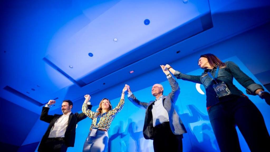 Francisco de la Torre celebra el resultado.