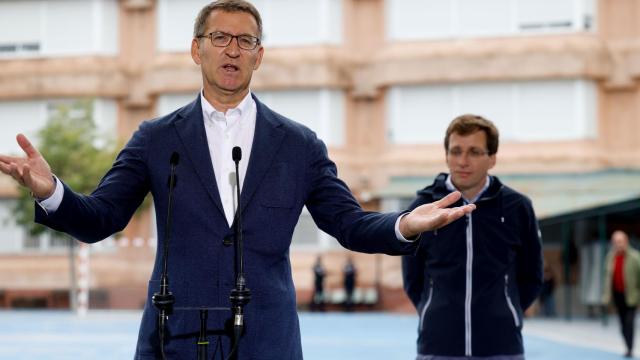 Alberto Núñez Feijóo junto a José Luis Martínez-Almeida.