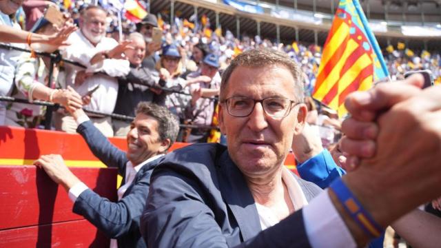 Un contraataque por las bandas contra Sánchez