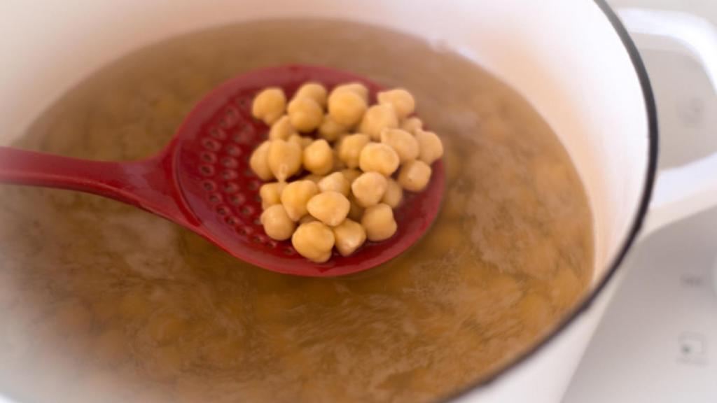 Muchos ponen los garbanzos a remojo, pero pocos conocen esta consecuencia.