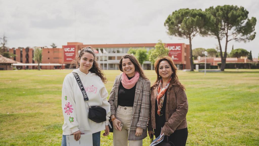 Los futuros estudiantes del máster, durante la presentación