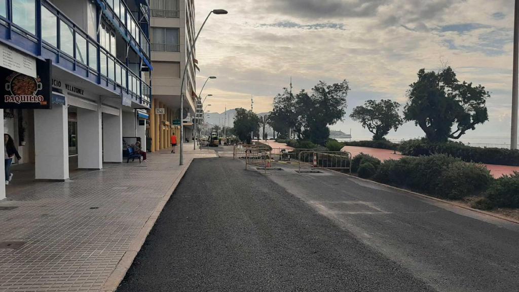 Talud provocado por las lluvias en el paseo de Poniente en Benidorm.
