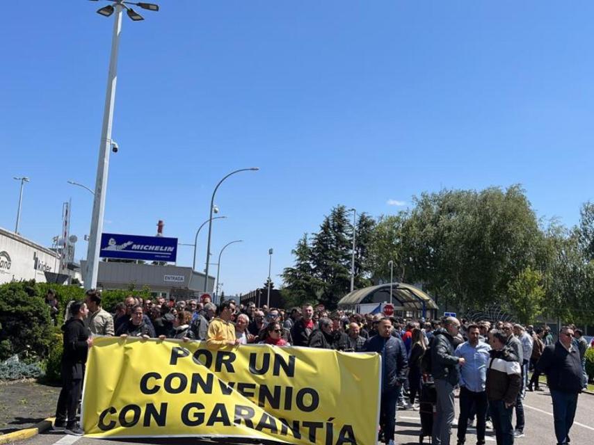 Una concentración en Michelin Valladolid