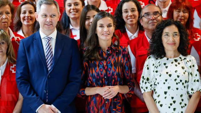 La reina Letizia presidiendo el acto de la Cruz Roja.