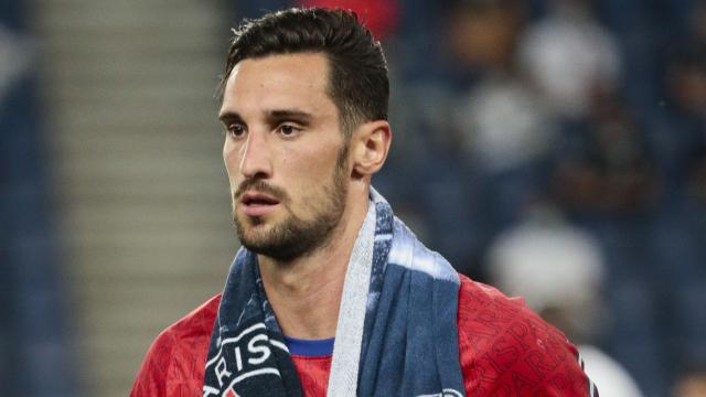 Sergio Rico antes de un partido con el PSG
