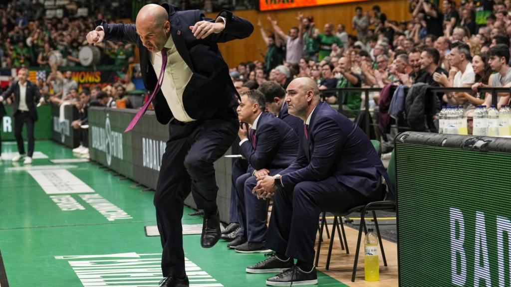 Joan Peñarroya, muy enfadado por la actuación del Baskonia ante el Joventut en Badalona