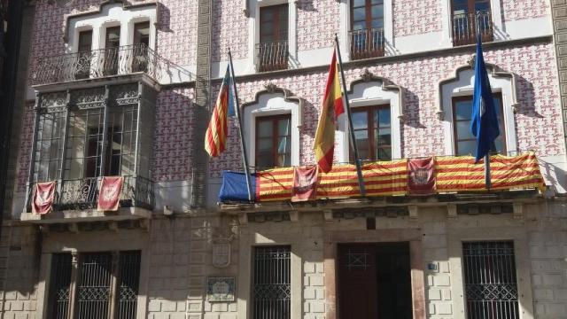 La fachada del consistorio de Crevillent.