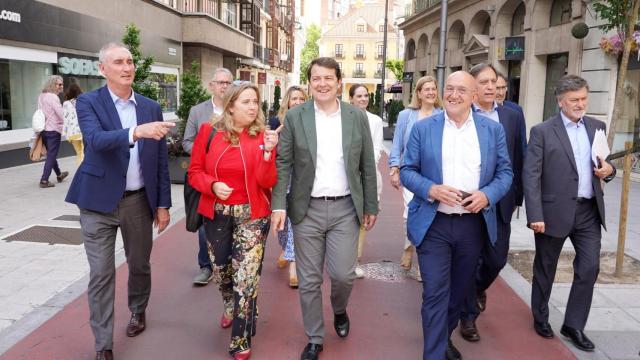 El presidente del PP de Castilla y León, Alfonso Fernández Mañueco, junto a los candidatos de las capitales de provincia antes de lala Junta Directiva Autonómica del PPCyL