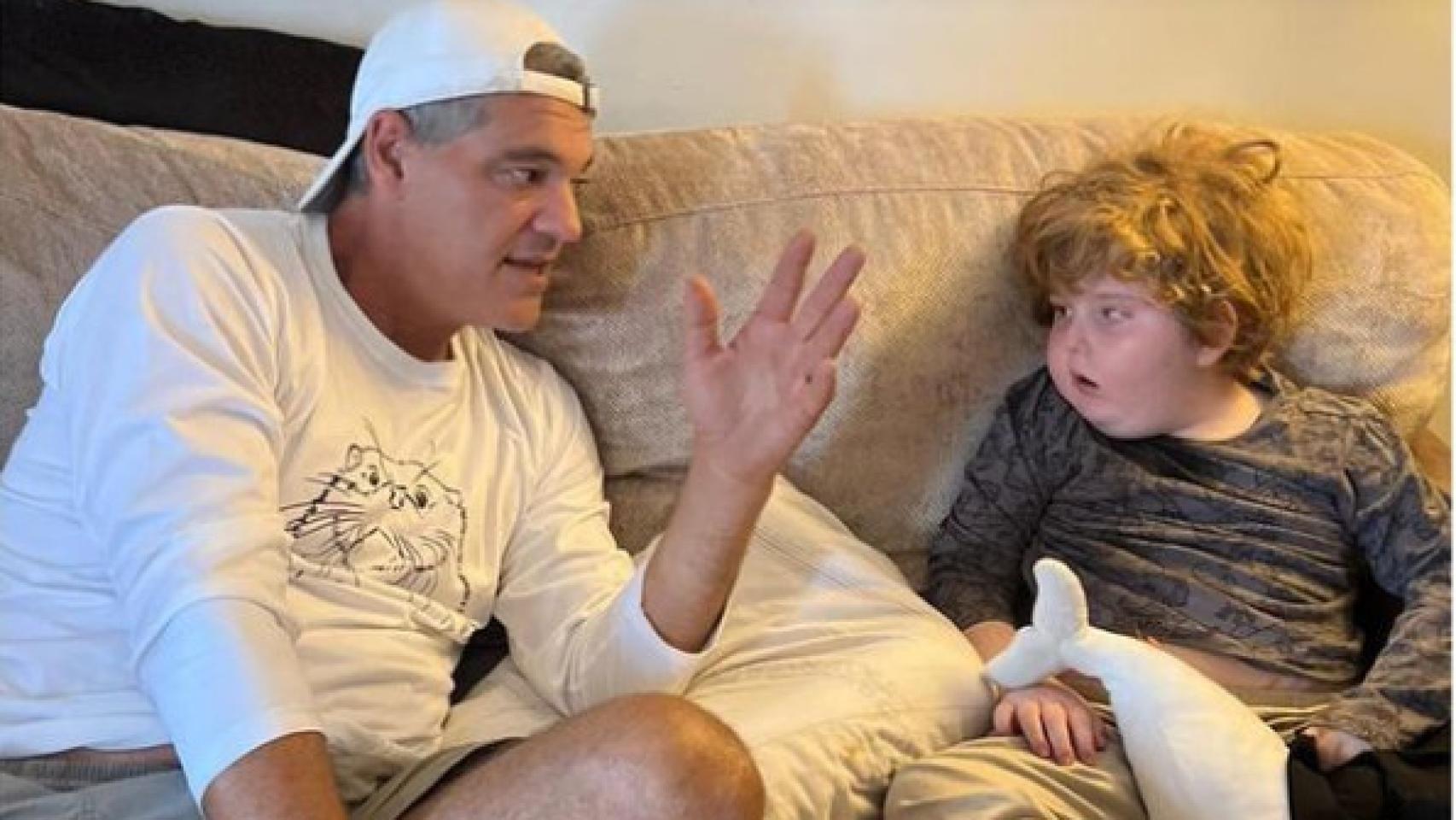 Frank Cuesta recorre más de 3.000 kilómetros para cumplir el sueño del pequeño Martín enfermo de cáncer terminal