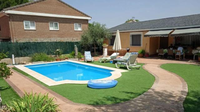 Chalé en venta en Torrejón del Rey (Guadalajara).