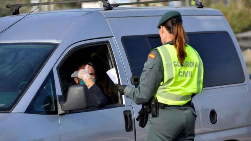 Control de la Guardia Civil de Tráfico.