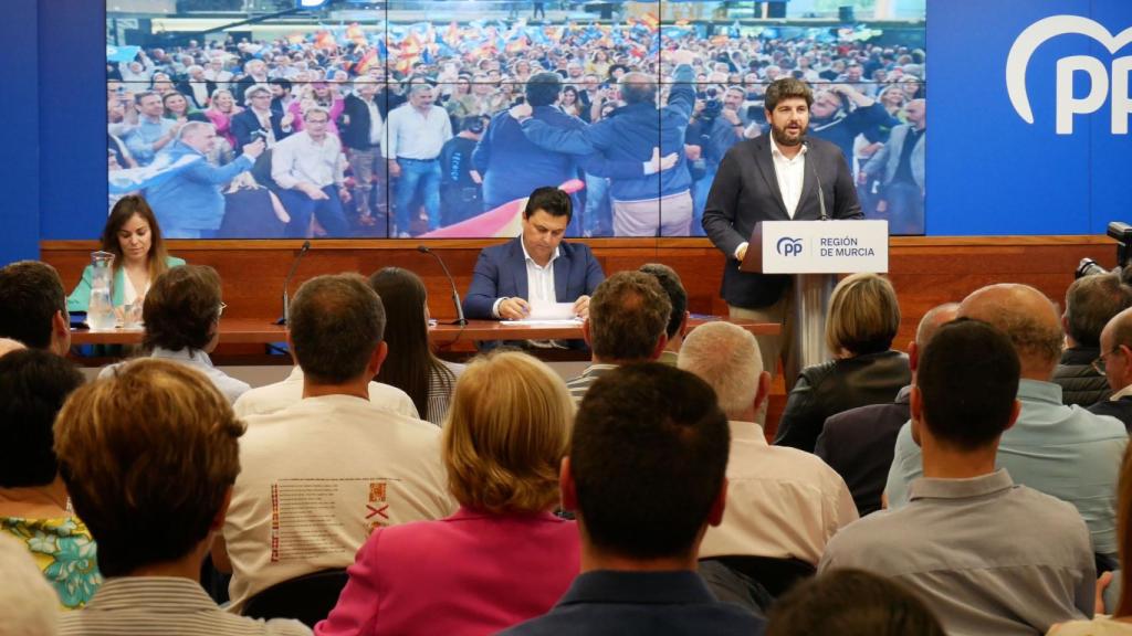 López Miras, este martes por la noche, interviniendo en la Junta Directiva Regional del PP.
