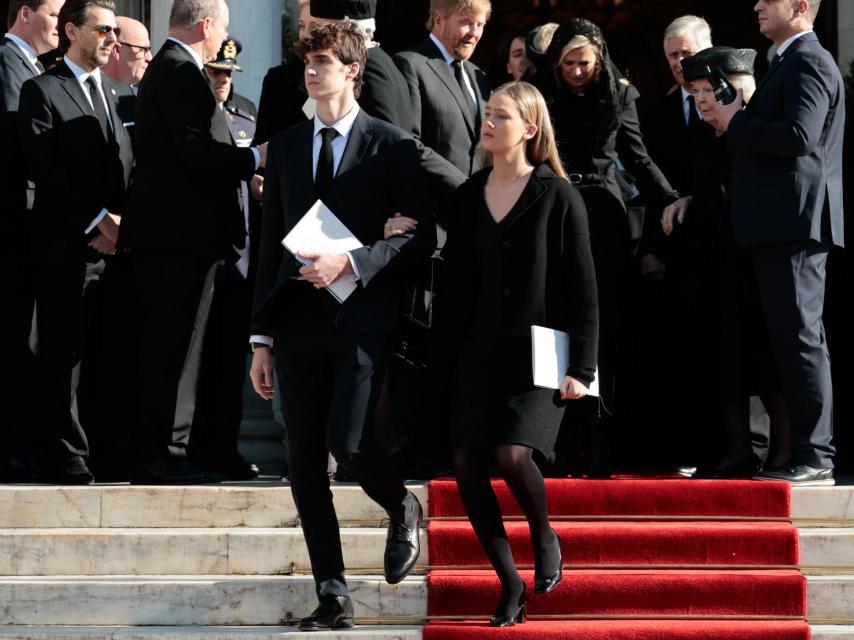Irene y su hermano Pablo en el funeral de Constantino de Grecia.