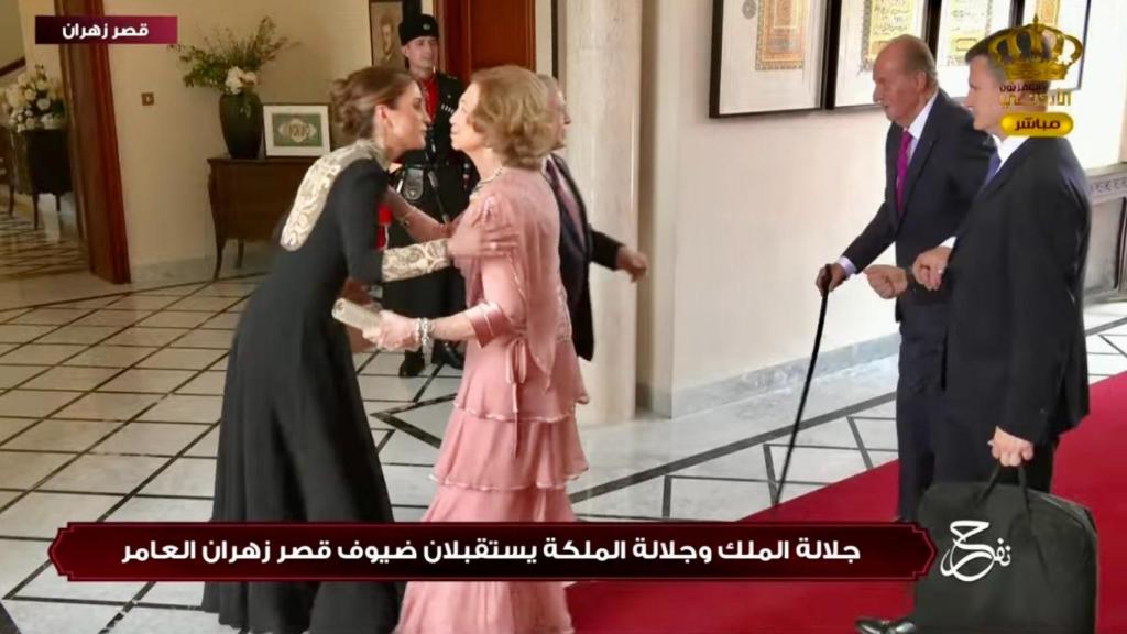 Sofía y Juan Carlos I han intercambiado palabras con los reyes hachemitas.