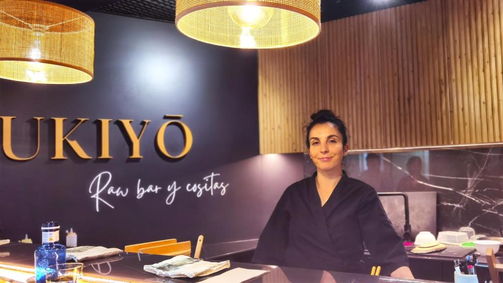 Andrea dejó Madrid para abrir Ukiyo en el Mercado Central de Alicante.