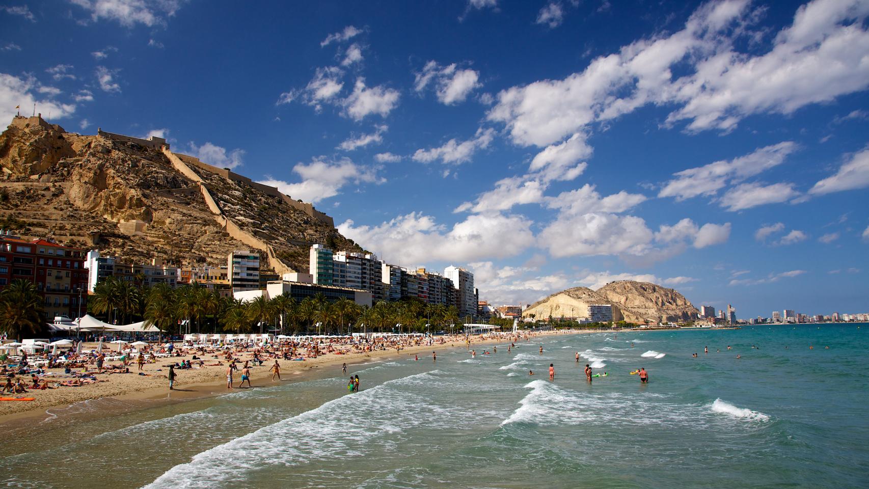 Playa de El Postiguet (Alicante).