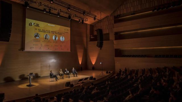 Una de las mesas de debate durante la celebración del evento. FOTO: BxCat.