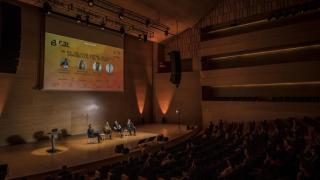 Una de las mesas de debate durante la celebración del evento. FOTO: BxCat.