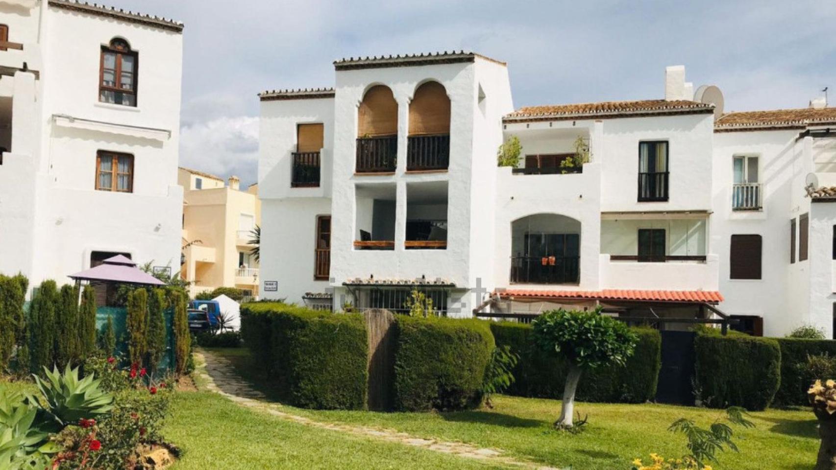 Vivienda en Estepona (Málaga) puesta en venta en Idealista.