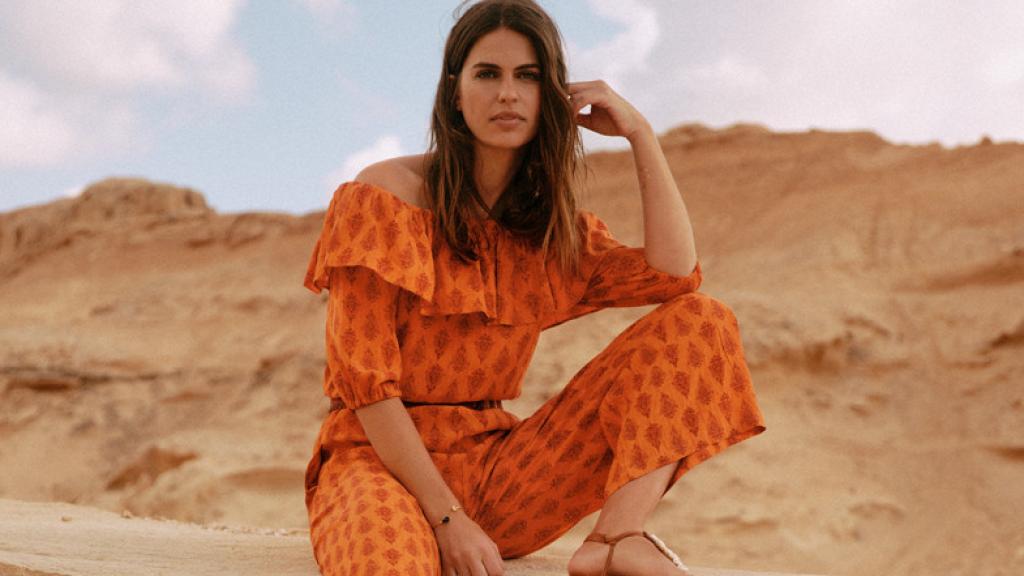 Mono estampado en tono naranja (59,99 €).
