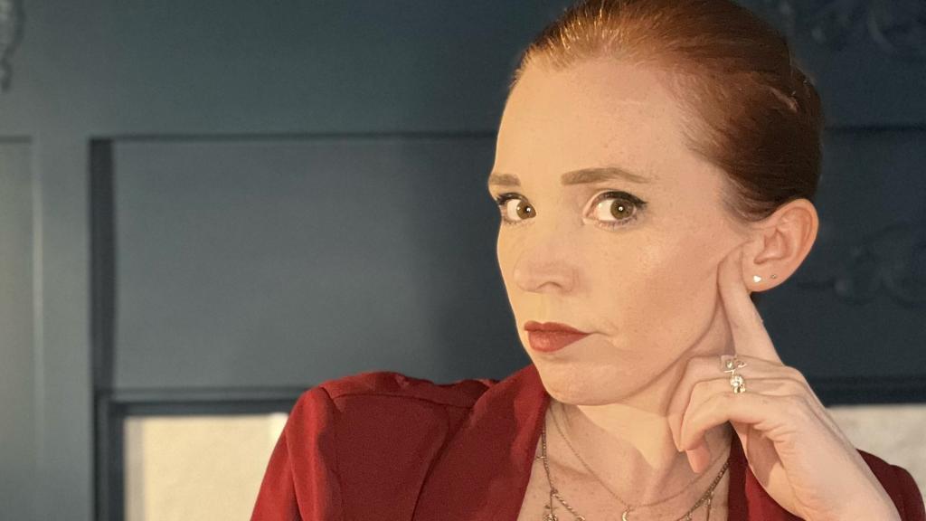 Alaina Urquhart (escritora) no victimiza solo a mujeres, todo el mundo tiene que tener miedo sin distinción