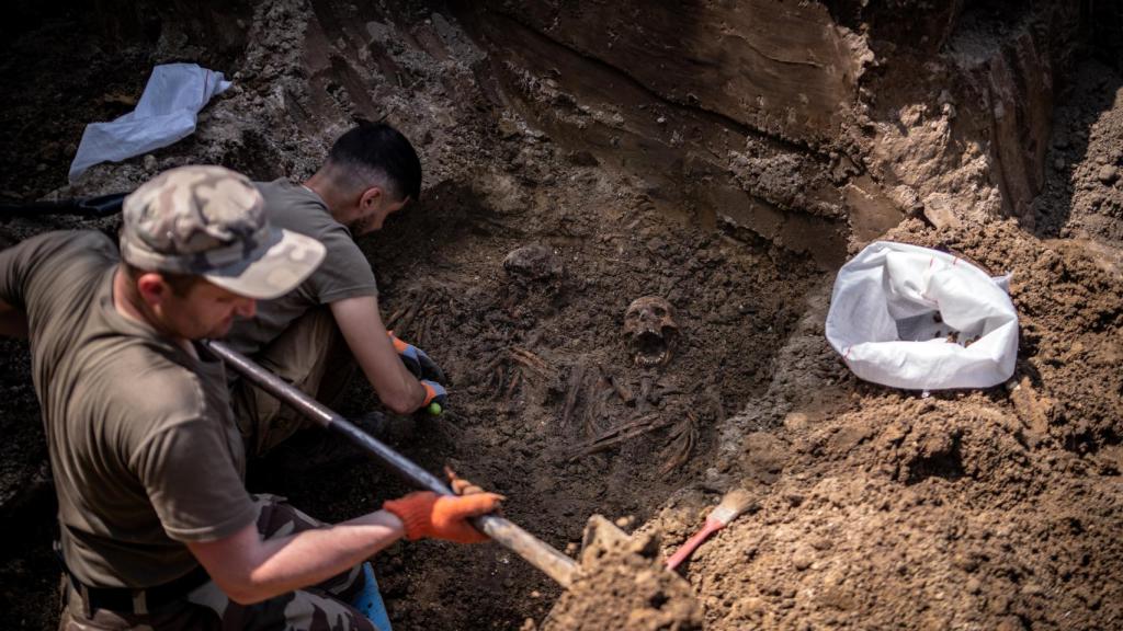 El NKVD asesinó a miles de presos de cárceles en el oeste ucraniano. Sus métodos: ejecución rápida con arma de fuego, bayonetazo mientras dormían o quemándoles vivos.